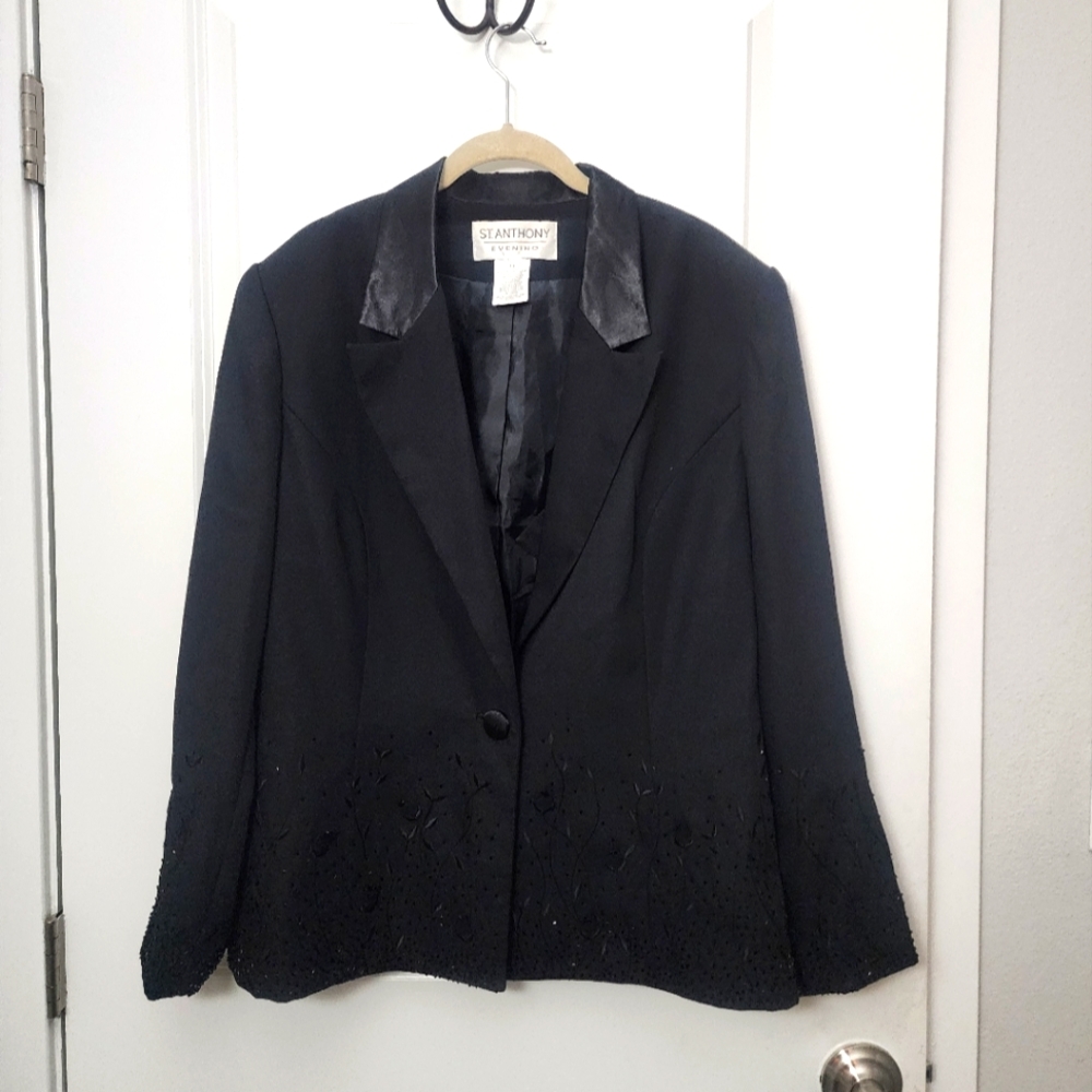 5/$30 Black Embellished Blazer with Satin Lapels Size 14
